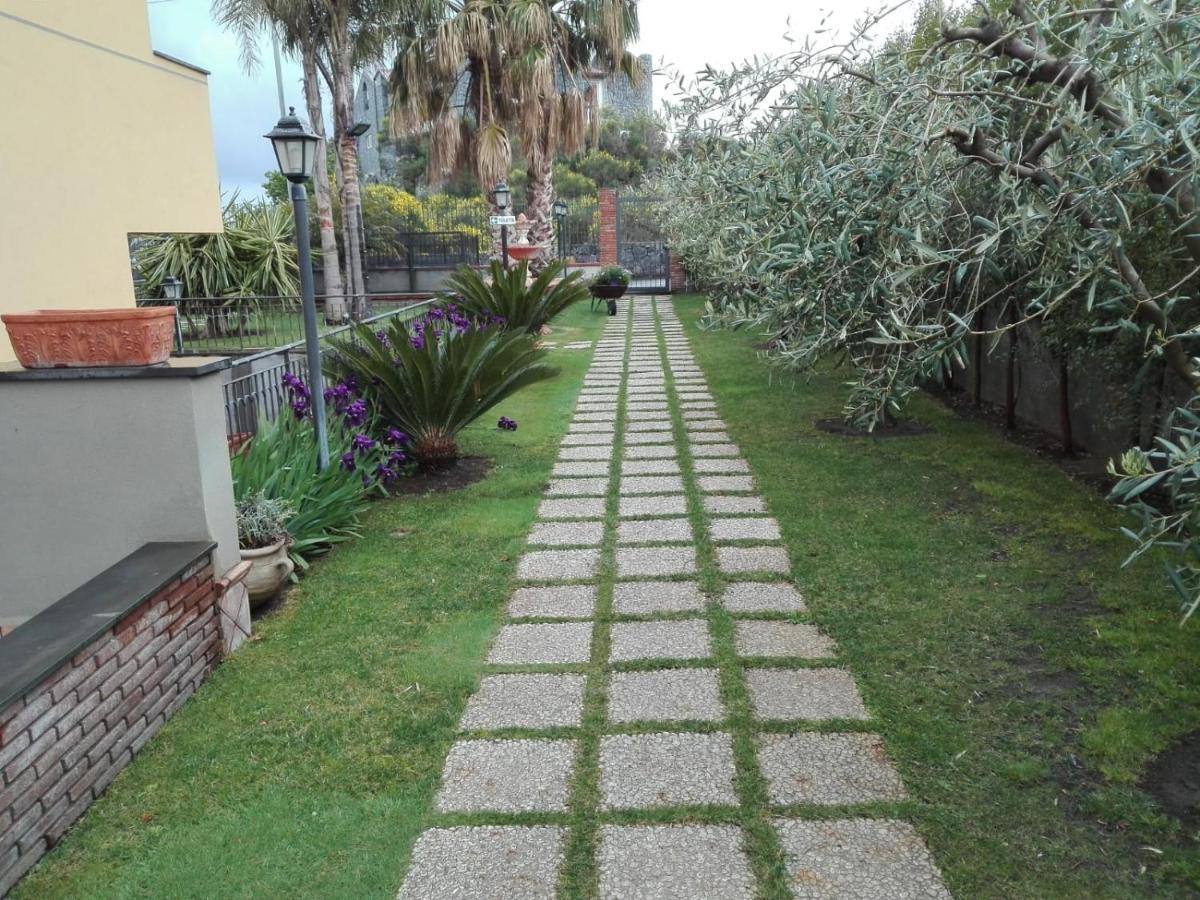 B&B Villa Salome' San Pietro Clarenza Экстерьер фото